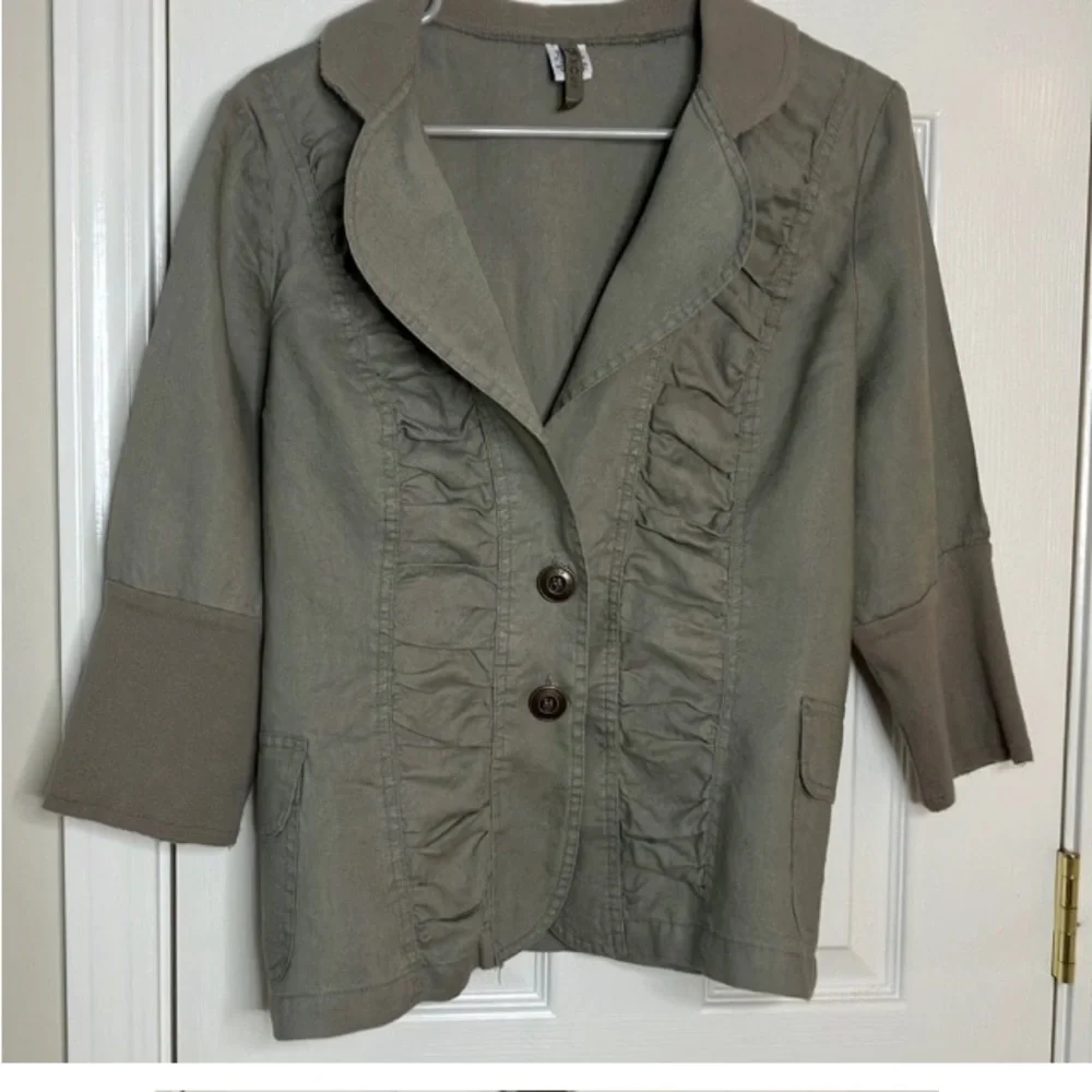 Women's XCVI 3/4 Sleeve Army Green Ruched Front Stretch Panel Jacket - Picture 2 of 6